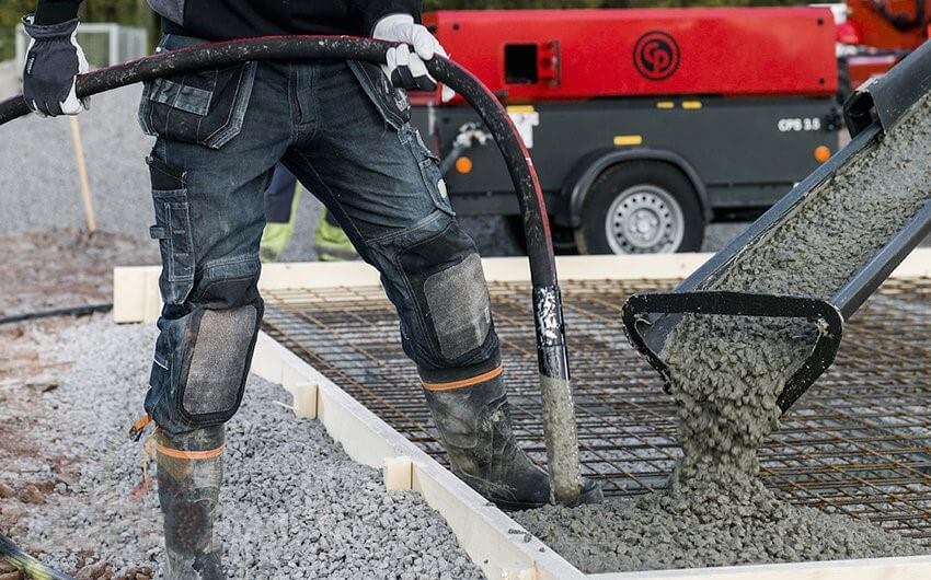 Чем отличаются бытовые и профессиональные вибраторы бетона